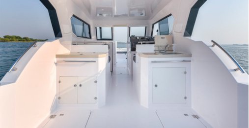 Морская прогулка на катере в Дубае 1
