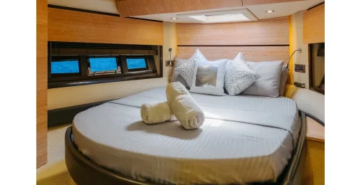 Azimut 48 ft No Regrets 10