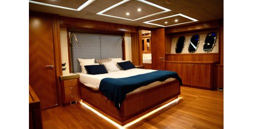 Sunseeker Predator 110  7