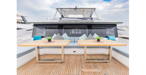 INFINITY CATAMARAN S60 4