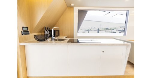 INFINITY CATAMARAN S60 22